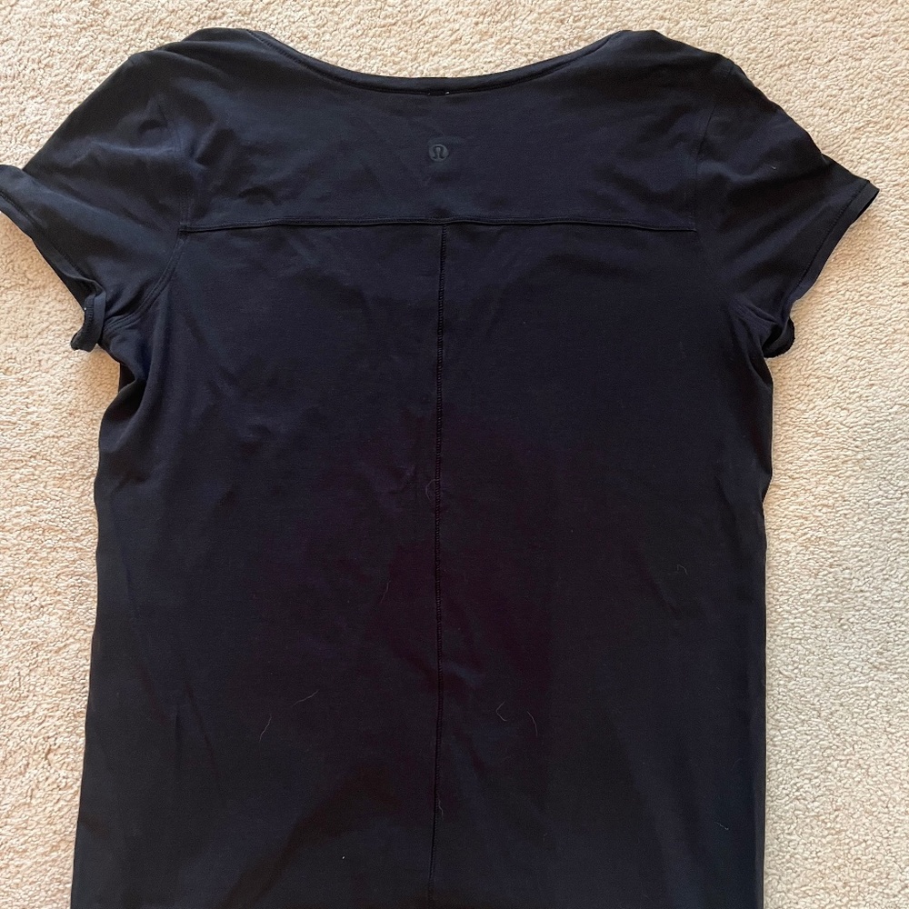 Black Lululemon T-shirt